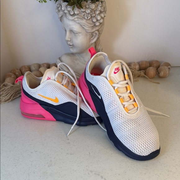 Nike Air Max Motion 2 Womens Athletic Running Shoes White Pink Yellow Blue Sz 6 - Picture 2 of 14